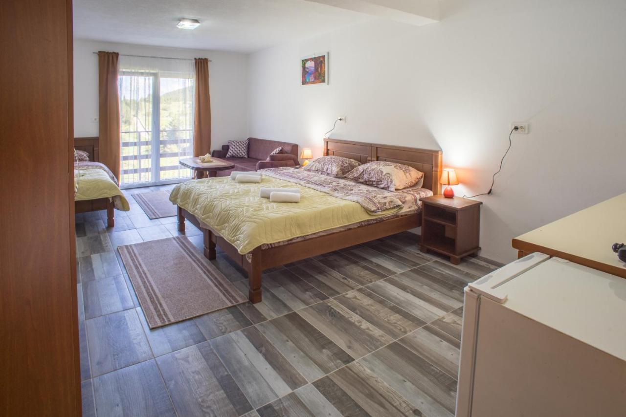Apartmani Jezero Žabljak Buitenkant foto