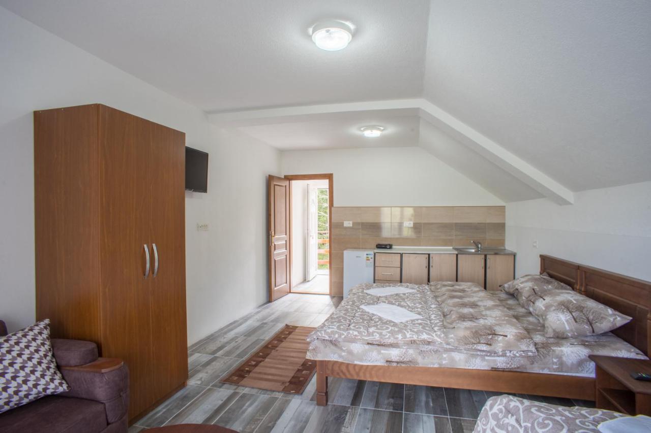 Apartmani Jezero Žabljak Buitenkant foto
